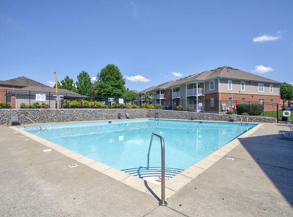 The Retreat At Dry Creek Farms Apartments - Goodlettsville, TN