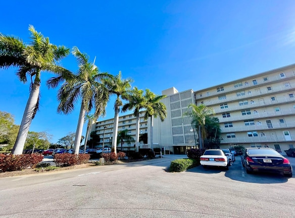 5700 NW 2nd Ave #306 - Boca Raton, FL