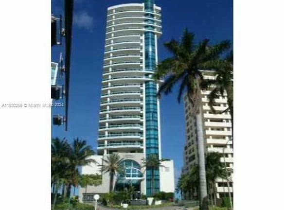 5025 Collins Ave #1808 - Miami Beach, FL
