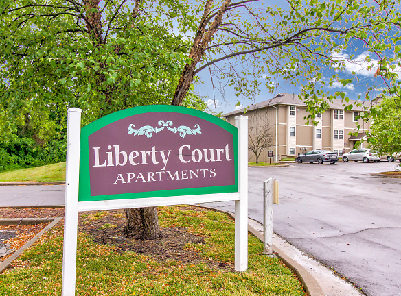 Liberty Court Apartments - Liberty, MO