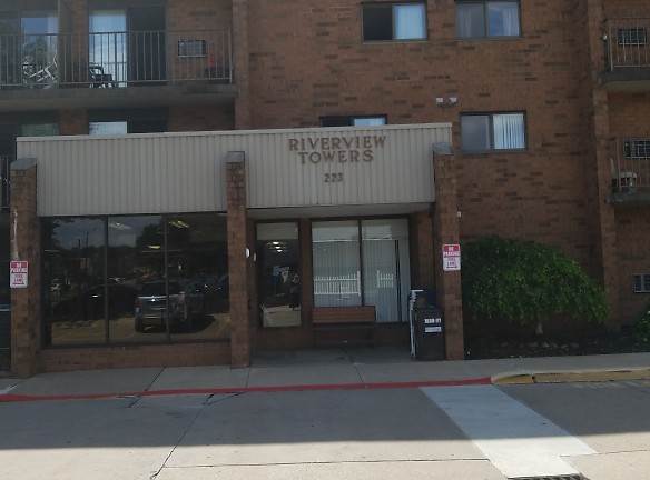 St. James Gardens (Riverview Towers) Apartments - Massillon, OH