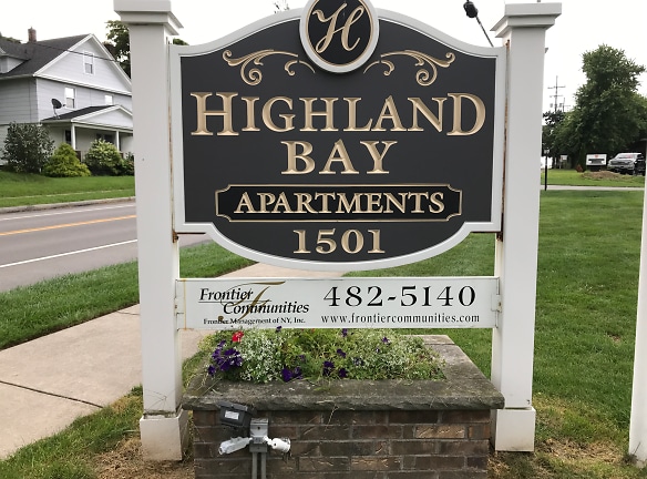Highland Bay Apartments - Rochester, NY
