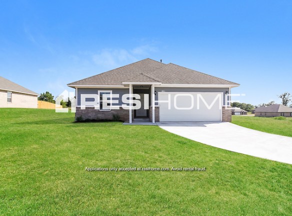 1230 Lakeview Dr - Guthrie, OK