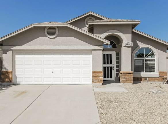 8814 E Downing St - Mesa, AZ