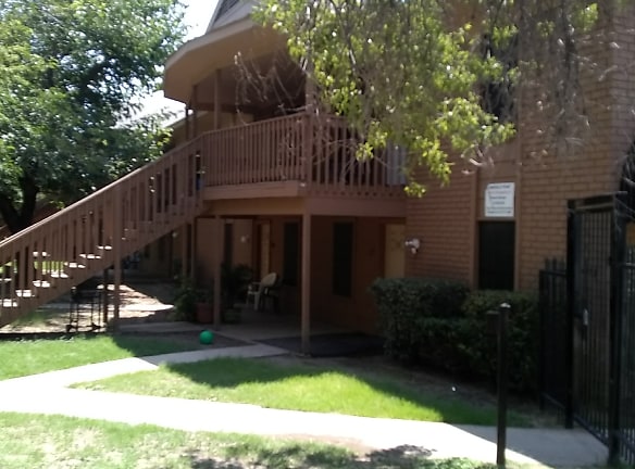 Emerald Point Apartments - Irving, TX