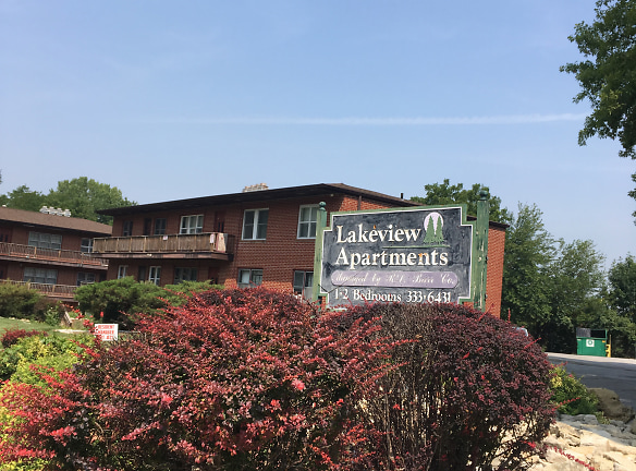 Lakeview Apartments - Omaha, NE
