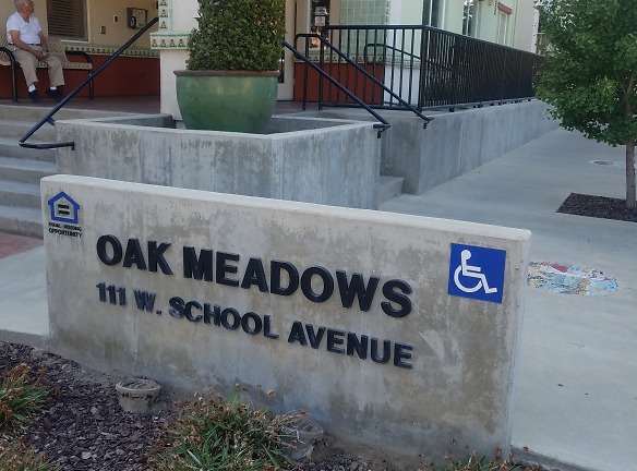 Oak Meadows Apartments - Visalia, CA