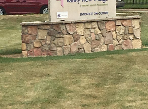 Valley View Village Apartments - Des Moines, IA