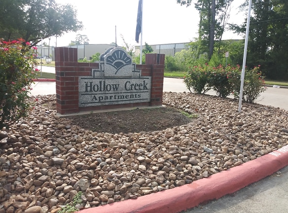 Hollow Creek Apartments - Conroe, TX