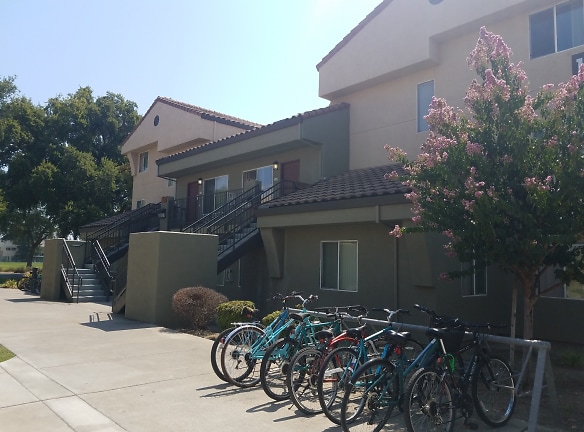 The Colleges At La Rue Apartments - Davis, CA