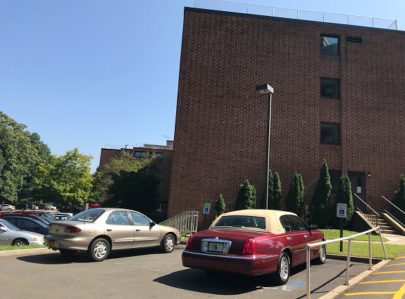 Esther Gitlow Towers Apartments - Suffern, NY
