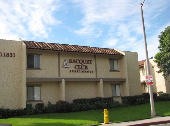 Racquet Club Apartments - San Diego, CA