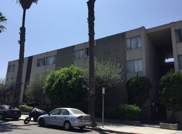 Park Towers Apartments - Long Beach, CA