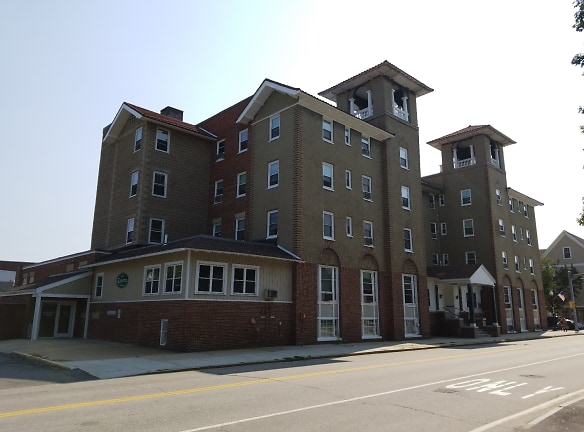 The Strafford House Apartments - Laconia, NH