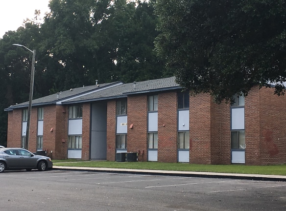 The Pines At Garden City Apartments - Savannah, GA