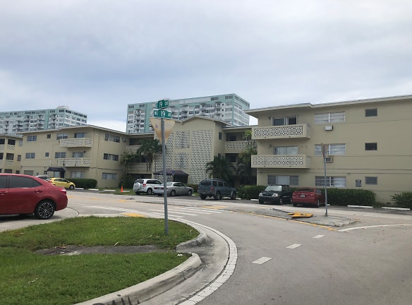 Sutton Square Apartments - North Miami, FL