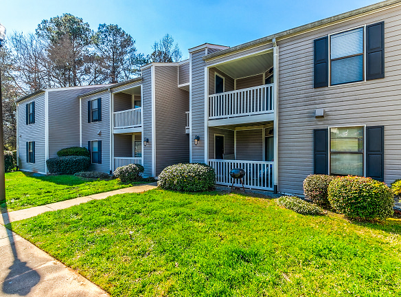 Pine Knoll Apartments - Milledgeville, GA
