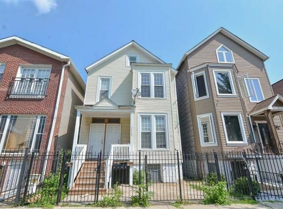 3424 W McLean Ave - Chicago, IL