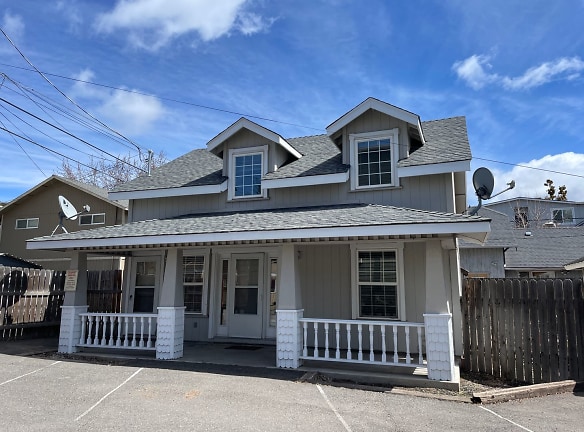 824 NW Newport Ave - Bend, OR