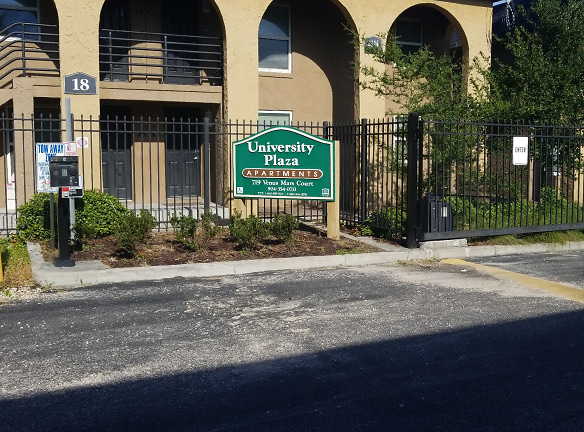 University Plaza Apartments - Jacksonville, FL