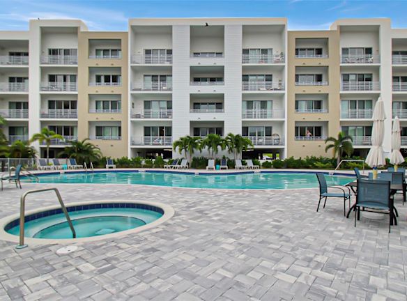 1703 N Tamiami Trl unit 503 - Sarasota, FL