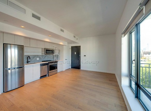 34-22 35th St unit 4G - Queens, NY