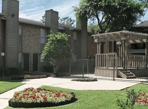 Chesterfield Apartments - Houston, TX