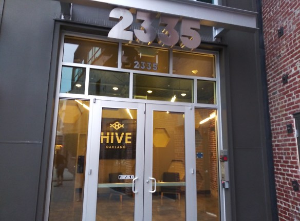 Hive Oakland Apartments - Oakland, CA