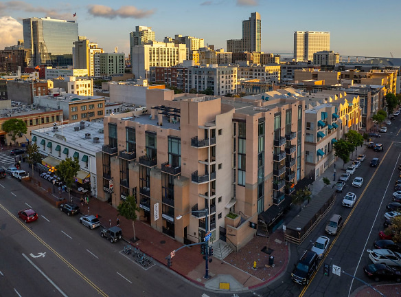 Greystone Lofts Apartments - San Diego, CA