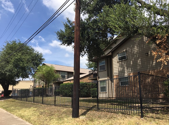 700 Nelray Blvd Apartments - Austin, TX