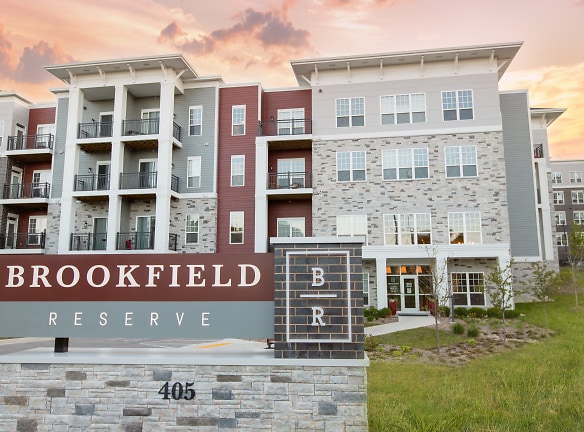 Brookfield Reserve Apartments - Brookfield, WI