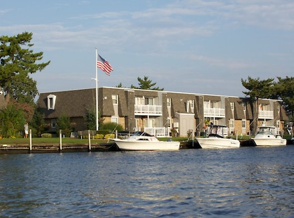 Fairfield On The Bay Apartments - Patchogue, NY