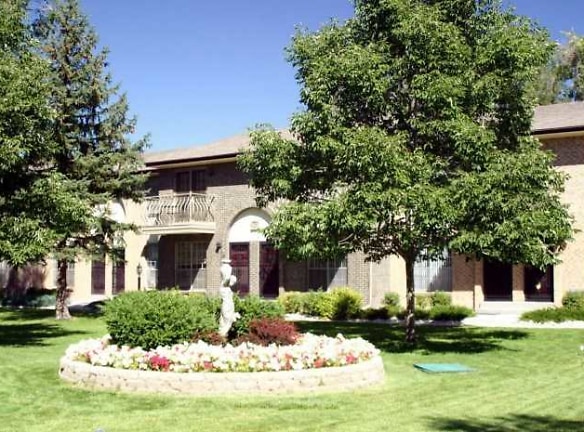 Adrienne Townhomes And Apartments - Lakewood, CO