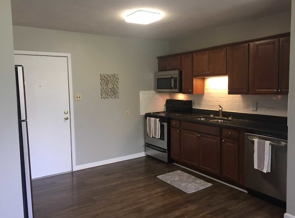 2200 Midtown Apartment Homes - Greensboro, NC