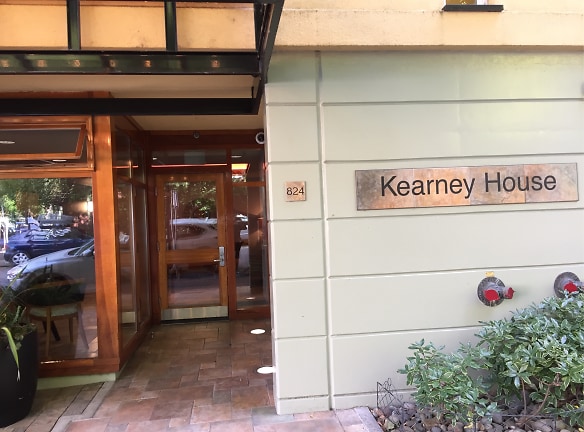 Kearney House Apartments - Portland, OR