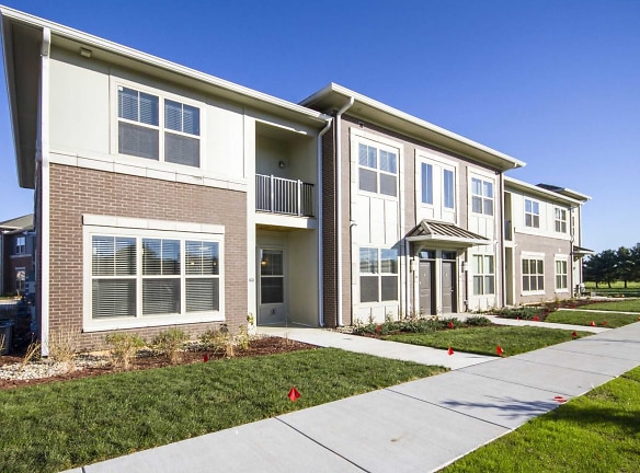 Grandview Flats And Townhomes - Granger, IN