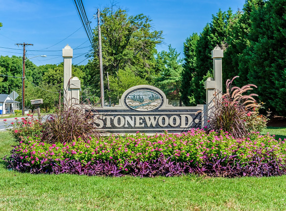 Stonewood Apartments - Mooresville, NC