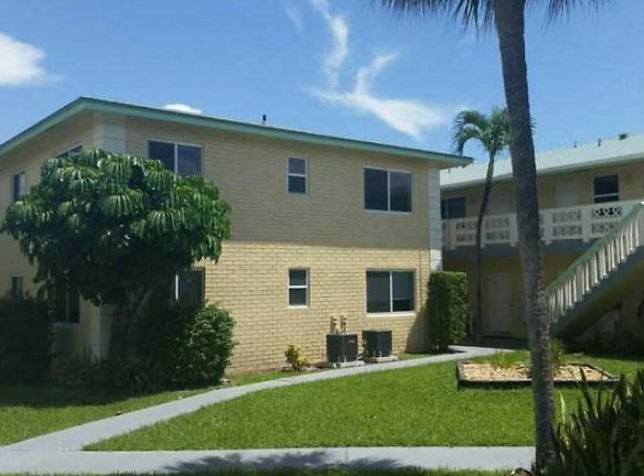 Pine Drive Villa Apartments - Pompano Beach, FL