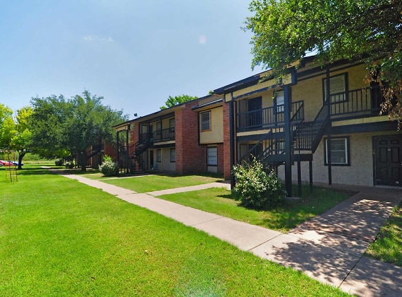 Live Oak Apartments - Stamford, TX