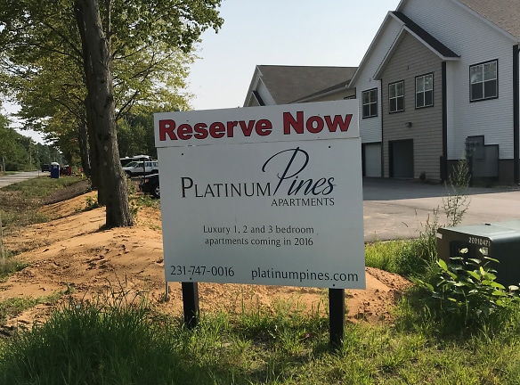 Platinum Pines Apartments - Muskegon, MI