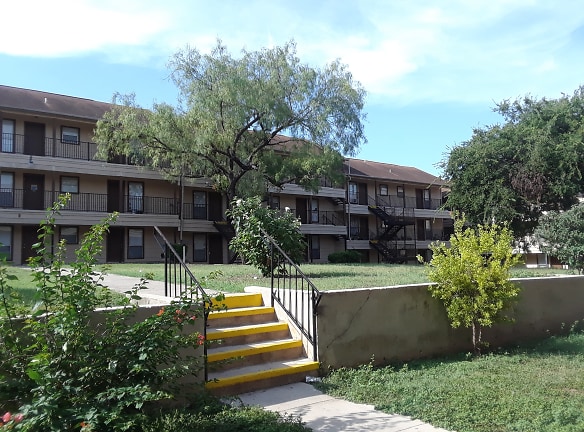 Regency Manor Apartments - San Antonio, TX