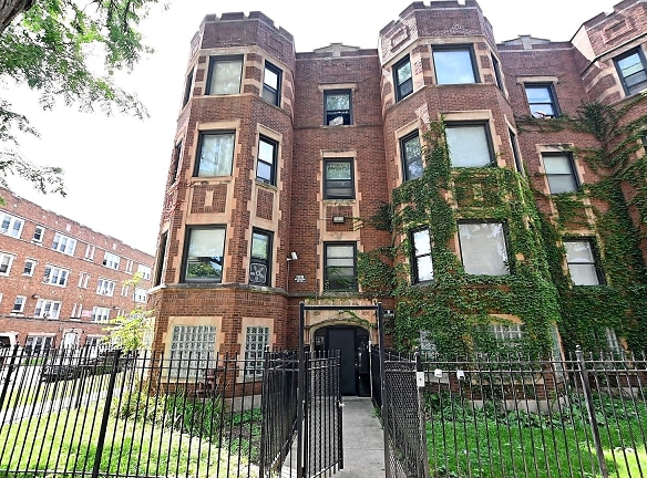 8152 S Maryland Ave - Chicago, IL