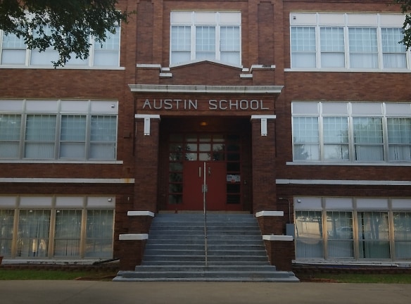 Austin School Lofts Apartments - Wichita Falls, TX