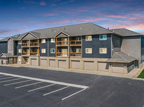 Hillcrest Heights Apartments - Sioux Falls, SD