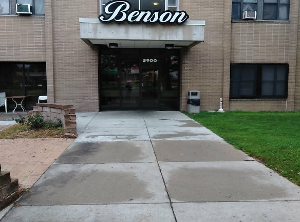 Benson Tower Apartments - Omaha, NE