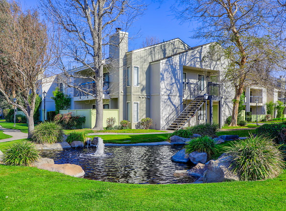 Edgewater Apartments - Bakersfield, CA
