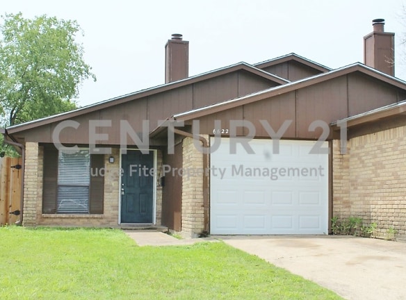 6622 S Creek Dr - Fort Worth, TX