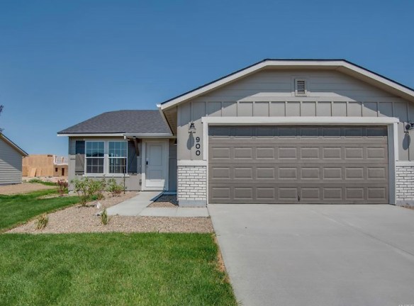 900 SW Crested St - Oasis, ID