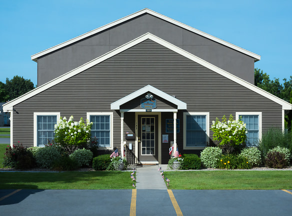 Fort Pike Commons Apartments - Sackets Harbor, NY