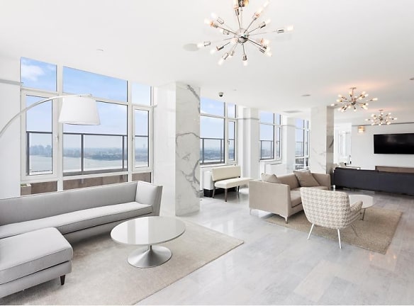 635 W 42nd St 25 M Apartments - New York, NY